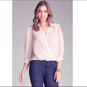 🌷🎁💝Bebe💕💫 Natural Twisted Hem Top👚MSRP$169